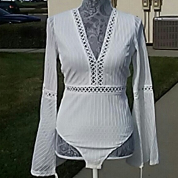 5 ✨RATED*SALE* Gorgeous bodysuit with bell sleeves - Picture 7 of 8